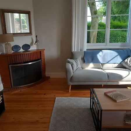 Holiday home Du Briquet D'artois Domqueur